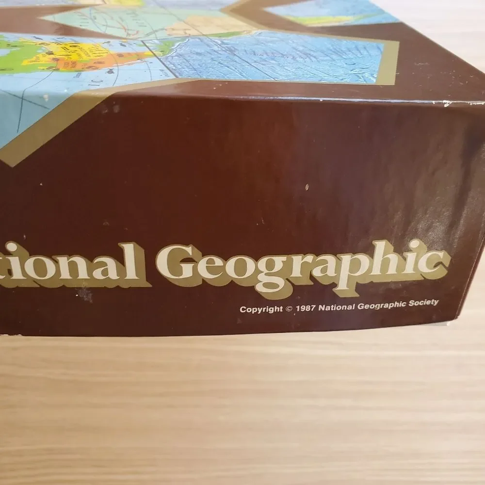 Vintage National Geographic Global Pursuit‎ family Board Game
